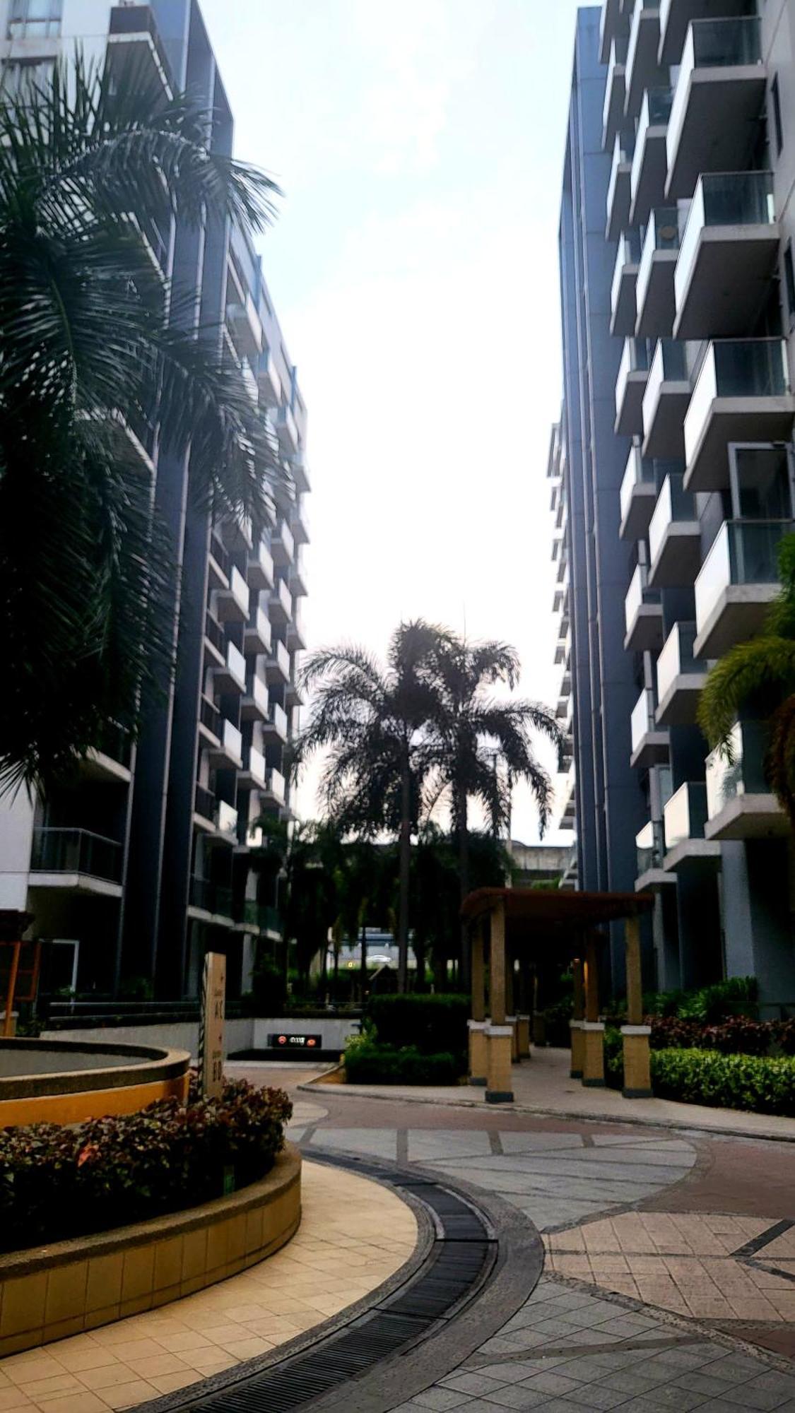 One Palm Tree Villas Condominium - Studio 7Th Fl With Balcony - Across Terminal 3 Airport Pasay Exteriör bild