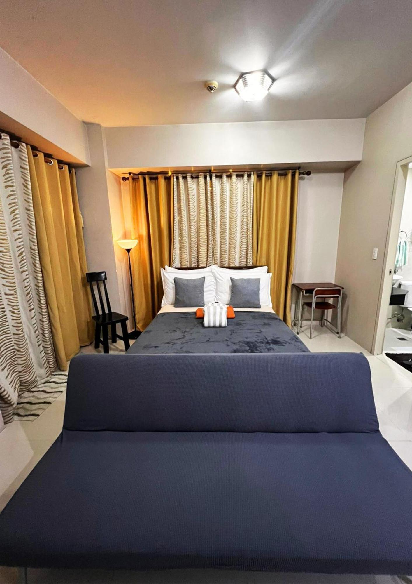 One Palm Tree Villas Condominium - Studio 7Th Fl With Balcony - Across Terminal 3 Airport Pasay Exteriör bild