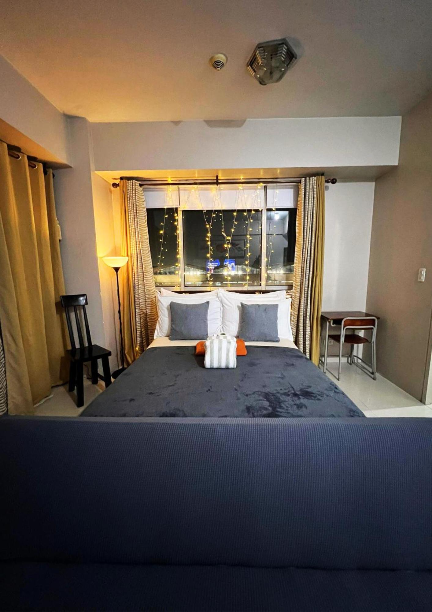 One Palm Tree Villas Condominium - Studio 7Th Fl With Balcony - Across Terminal 3 Airport Pasay Exteriör bild