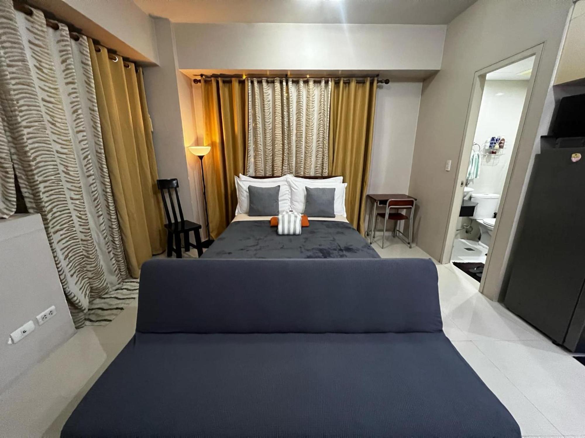 One Palm Tree Villas Condominium - Studio 7Th Fl With Balcony - Across Terminal 3 Airport Pasay Exteriör bild
