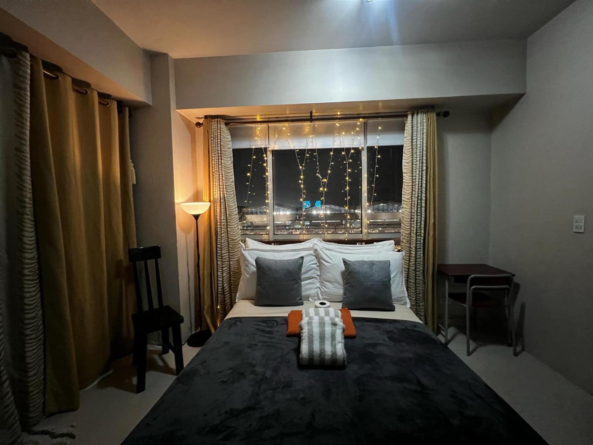 One Palm Tree Villas Condominium - Studio 7Th Fl With Balcony - Across Terminal 3 Airport Pasay Exteriör bild