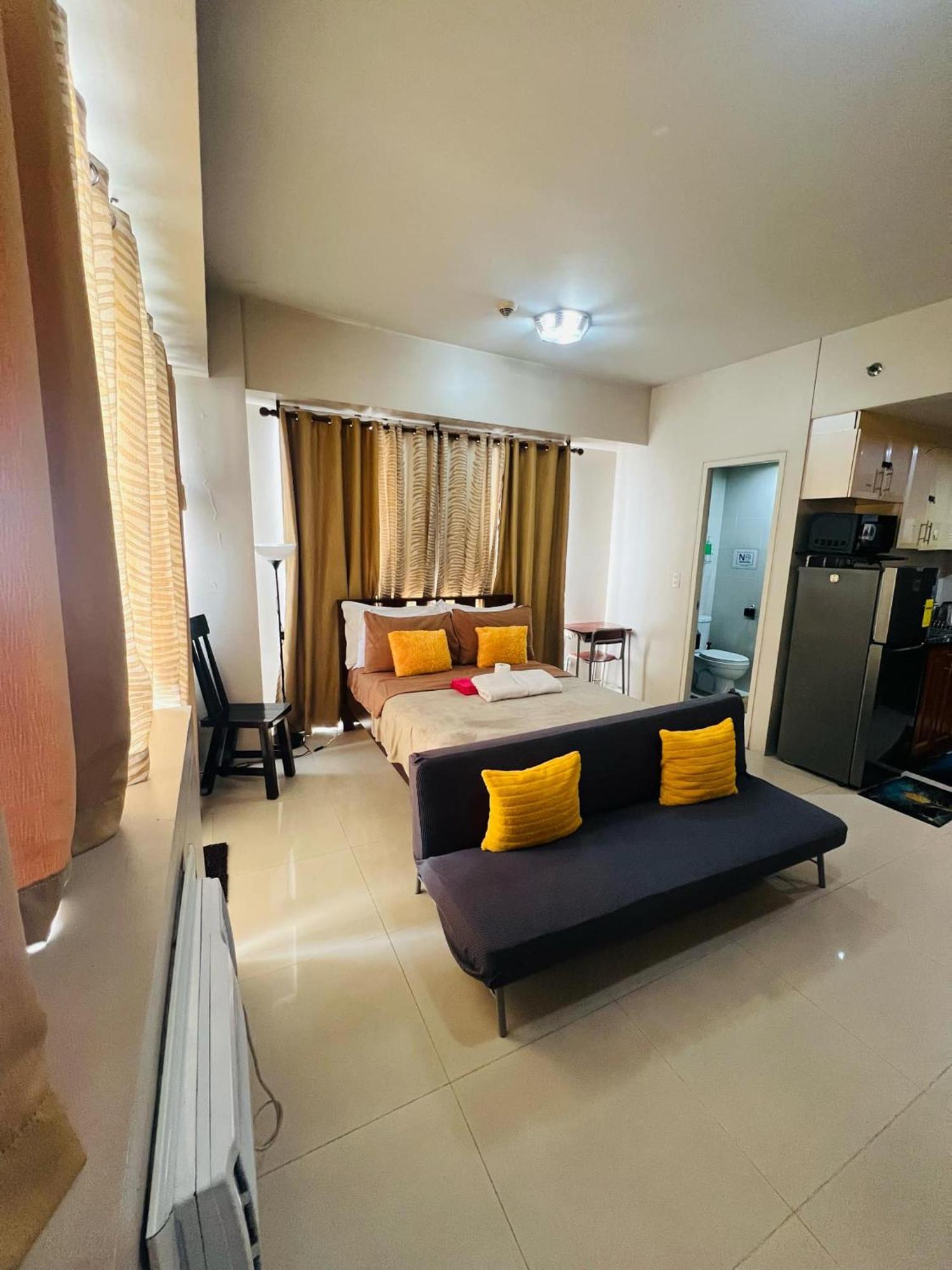One Palm Tree Villas Condominium - Studio 7Th Fl With Balcony - Across Terminal 3 Airport Pasay Exteriör bild