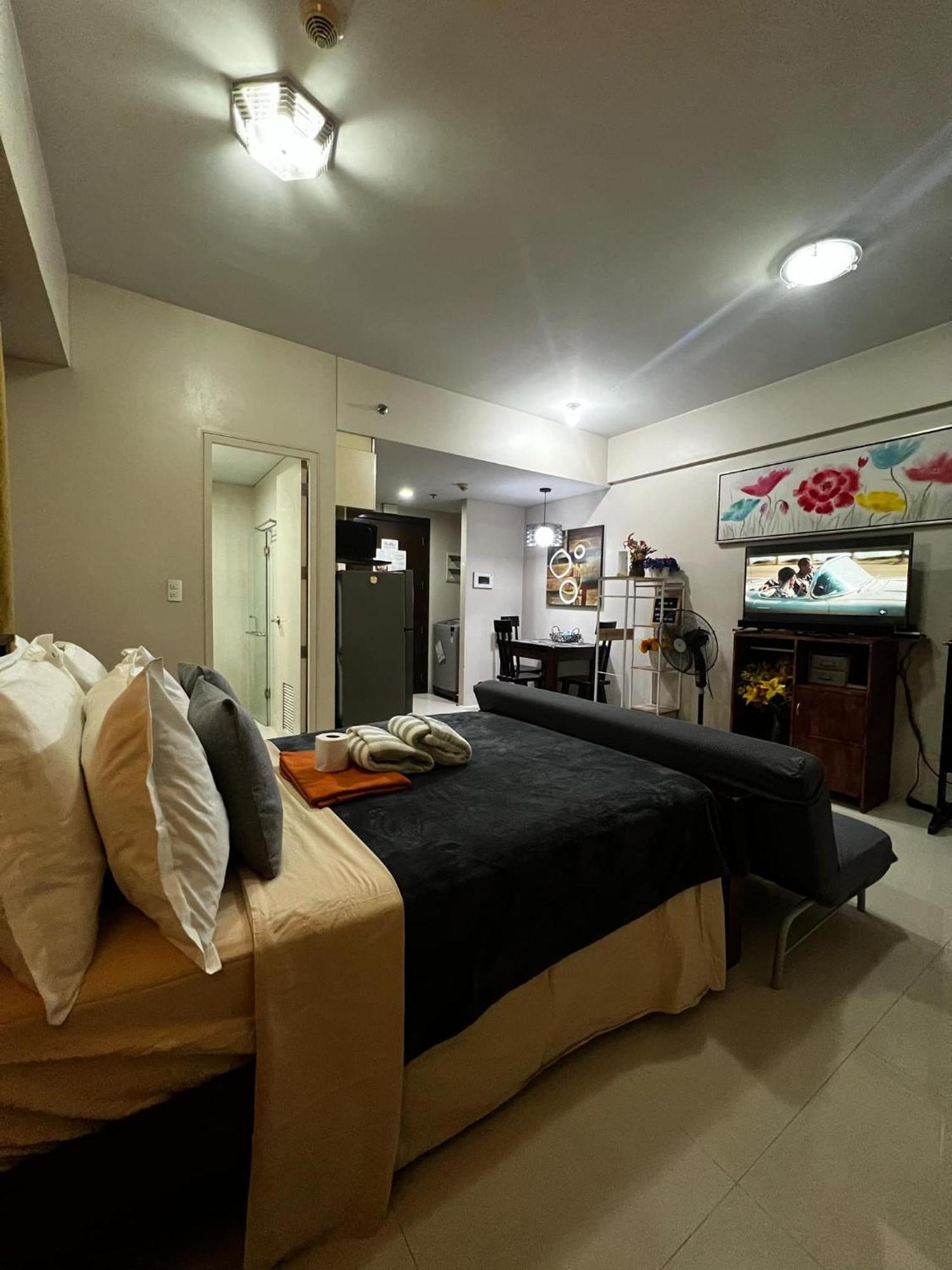 One Palm Tree Villas Condominium - Studio 7Th Fl With Balcony - Across Terminal 3 Airport Pasay Exteriör bild