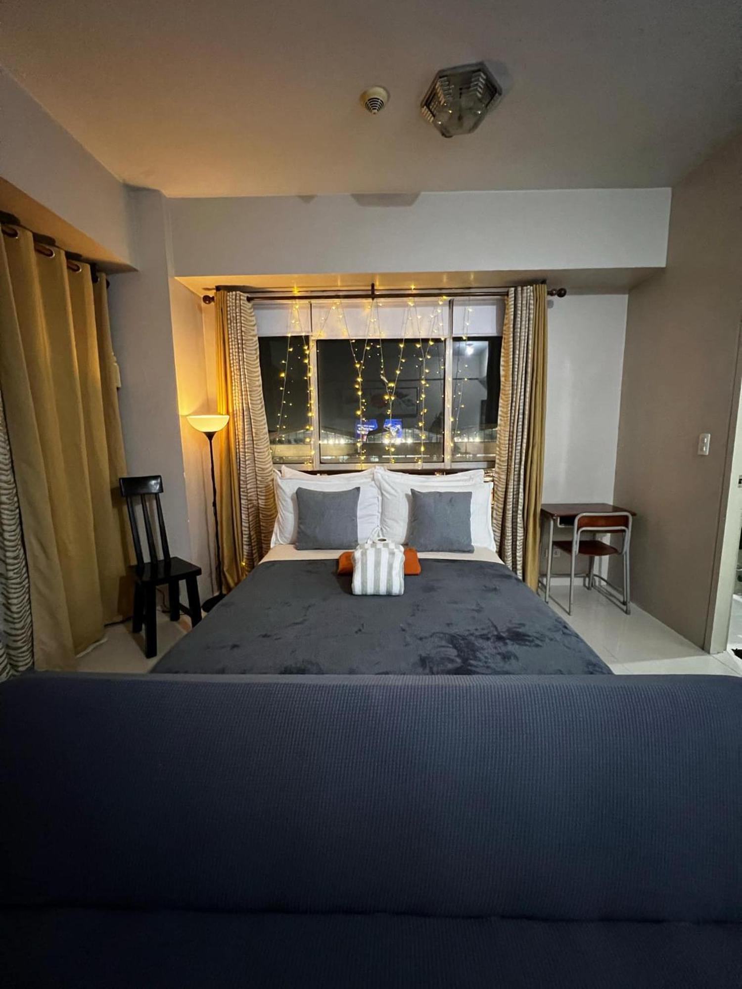 One Palm Tree Villas Condominium - Studio 7Th Fl With Balcony - Across Terminal 3 Airport Pasay Exteriör bild