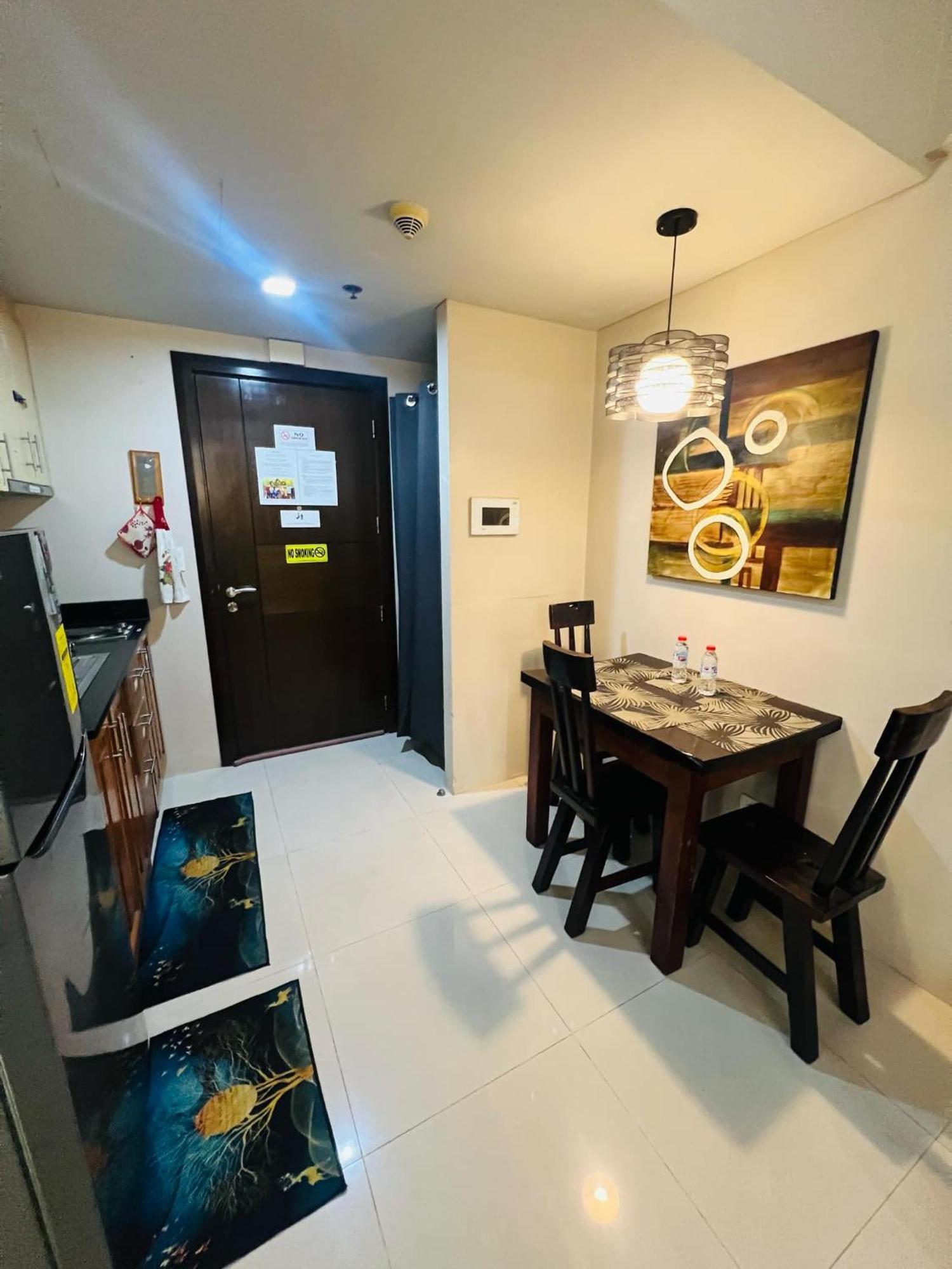 One Palm Tree Villas Condominium - Studio 7Th Fl With Balcony - Across Terminal 3 Airport Pasay Exteriör bild