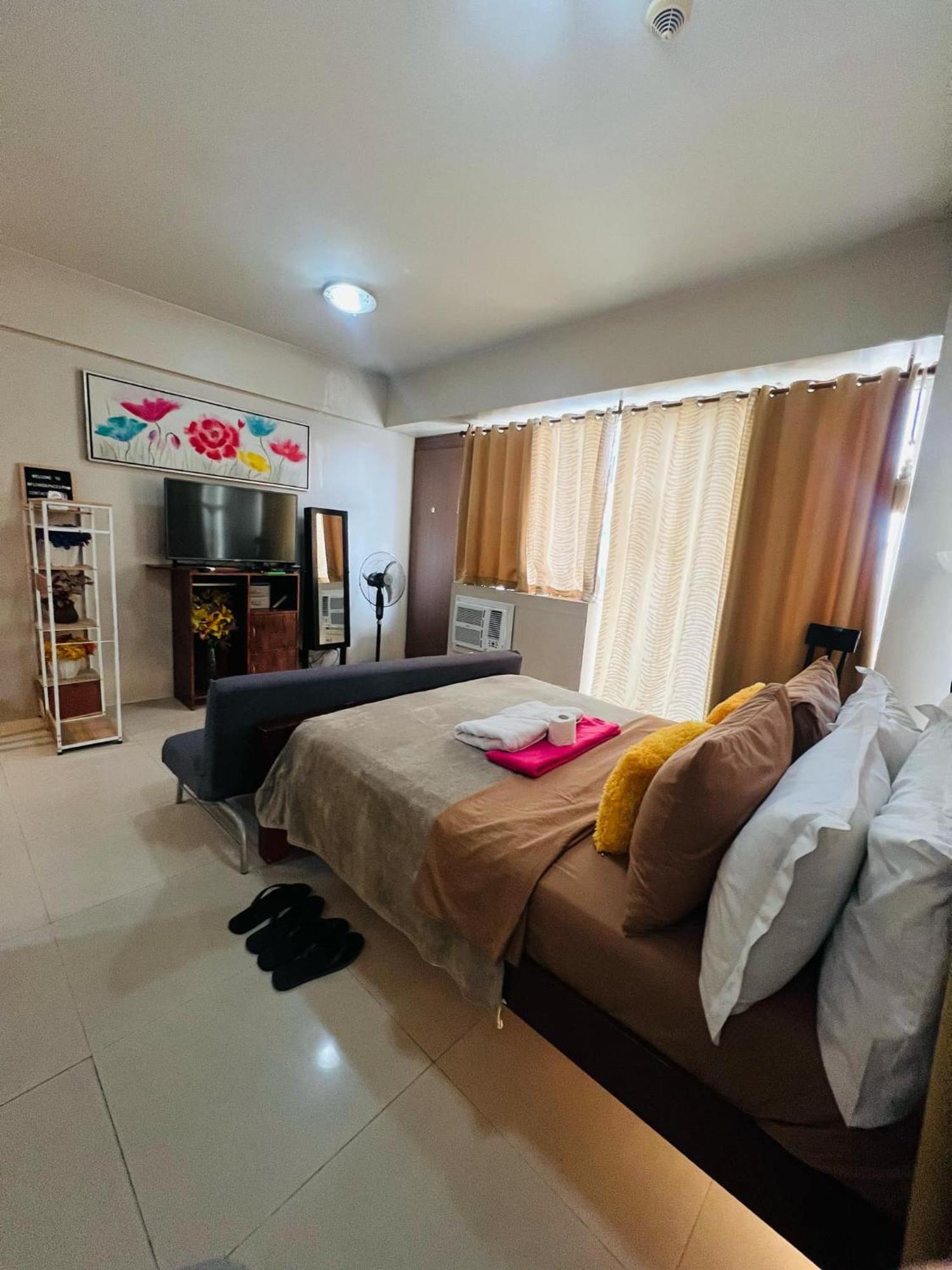 One Palm Tree Villas Condominium - Studio 7Th Fl With Balcony - Across Terminal 3 Airport Pasay Exteriör bild