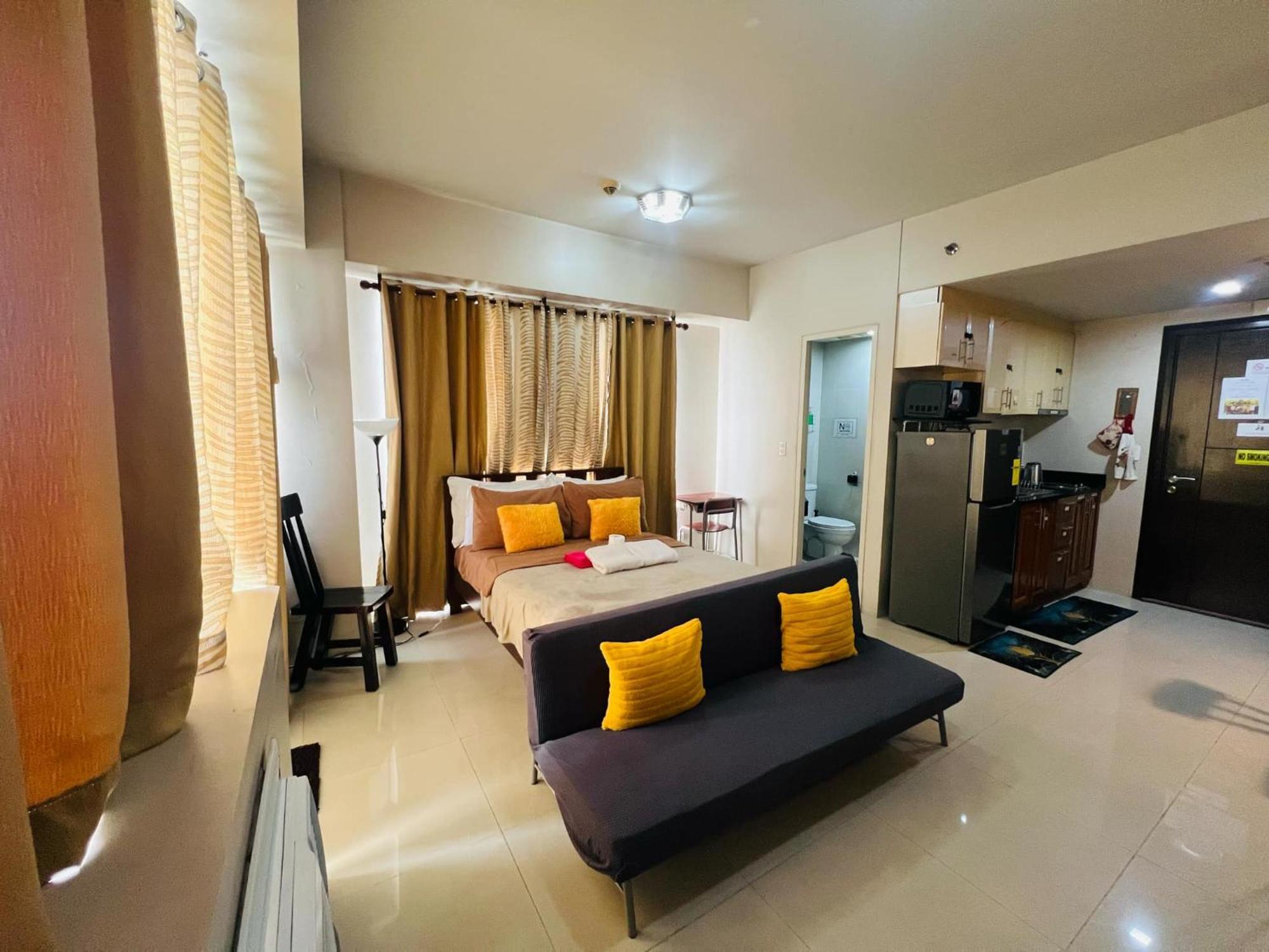 One Palm Tree Villas Condominium - Studio 7Th Fl With Balcony - Across Terminal 3 Airport Pasay Exteriör bild